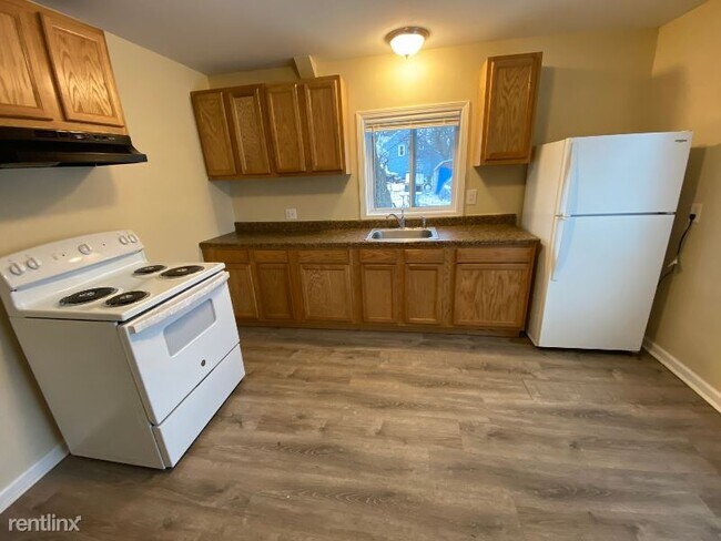 Building Photo - 3 br, 1 bath House - 935 Auburndale