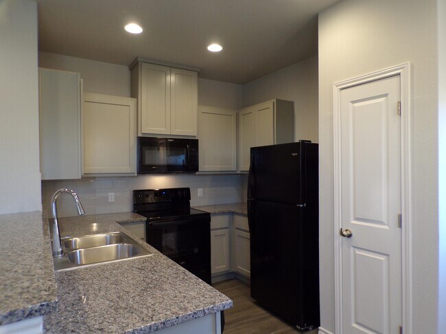 Building Photo - 113 Peruna Dr