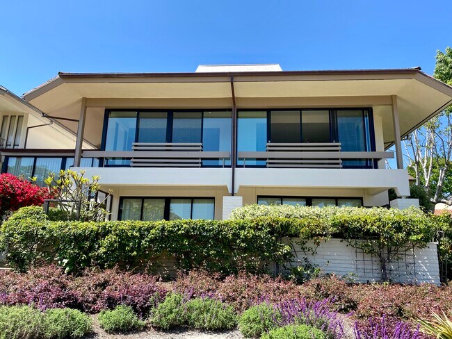 Building Photo - 1316 Plaza Pacifica
