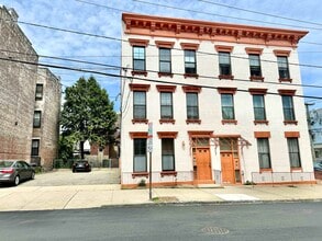 Building Photo - 86 South St
