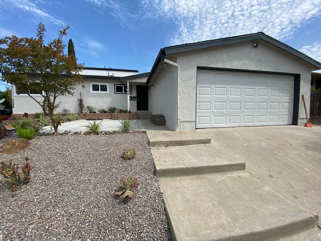 Primary Photo - Newly Renovated! 4BD/2BA