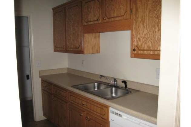 Building Photo - 2112 Ringgold Ct