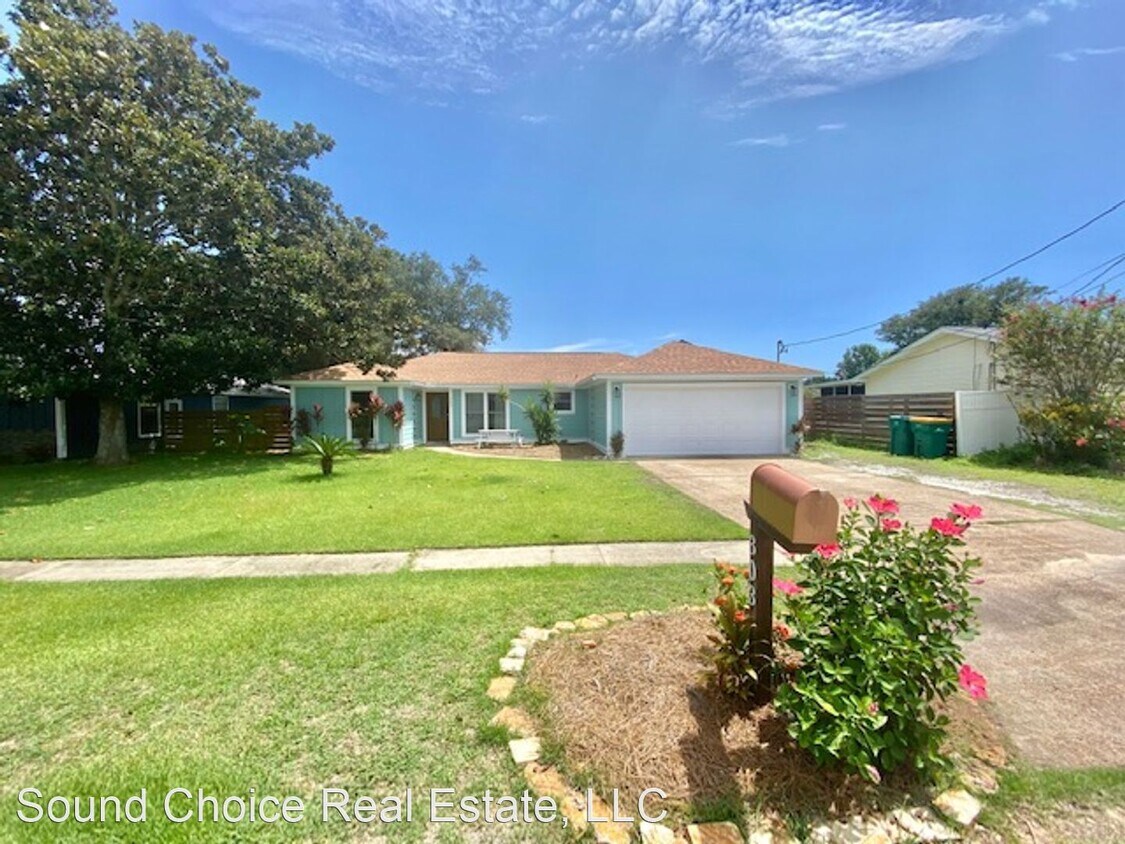 Foto principal - 3 br, 2 bath House - 303 Primrose Circle
