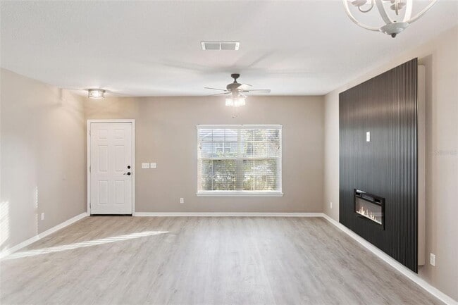 Building Photo - 1030 Bending Oak Trail