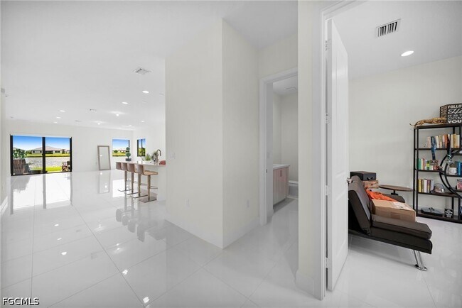 Foto del edificio - 5043 Ofanto Ln