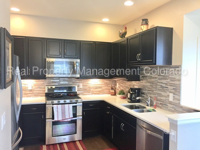 Primary Photo - Beautiful 2 Bed, 2.5 Bath in Pioneer Hills