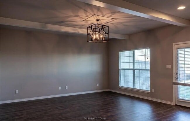 Building Photo - 3531 Summerway Dr