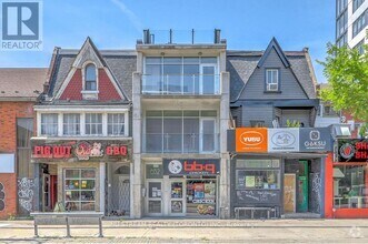 Building Photo - 652-652 Spadina Ave.