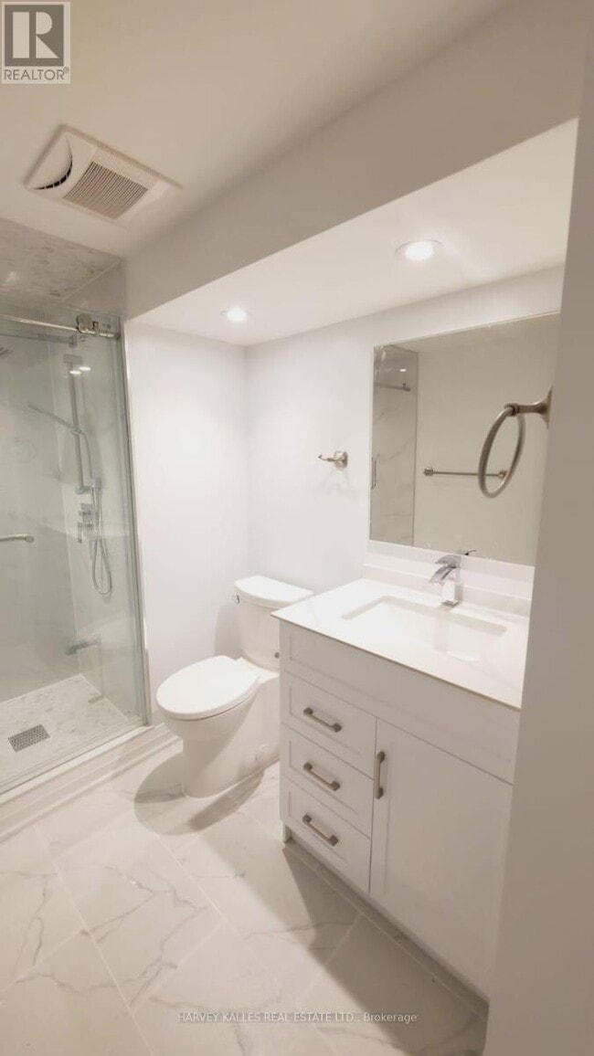 Building Photo - 550 Glencairn Ave