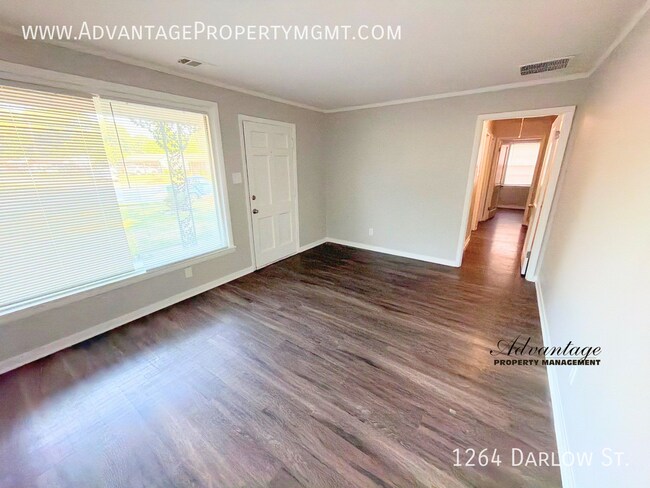 Foto del edificio - 1264 Darlow St