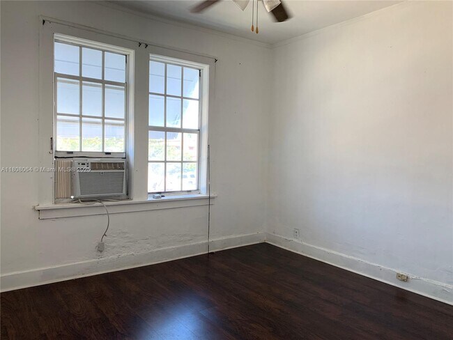 Foto del edificio - 3364 SW 2nd St