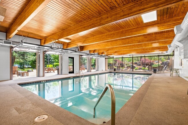 Building Photo - Mountainaire