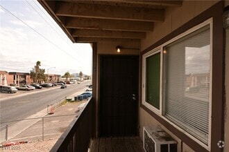 Building Photo - 3021 E Carey Ave