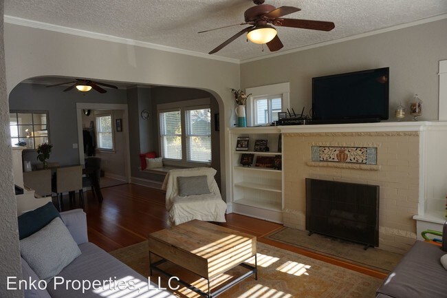 Foto del edificio - 3 br, 2 bath House - 705 N Alberta St