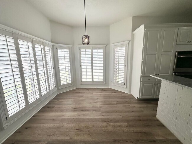 Building Photo - Gorgeous Home For Rent