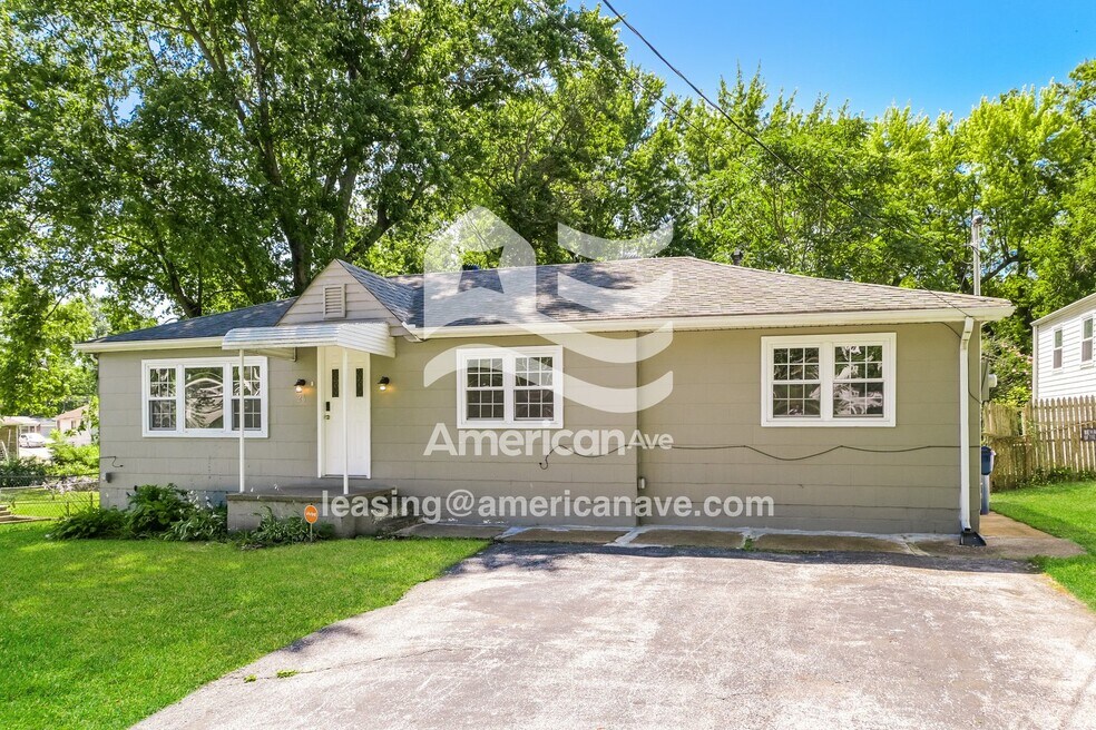 26 Williams Blvd