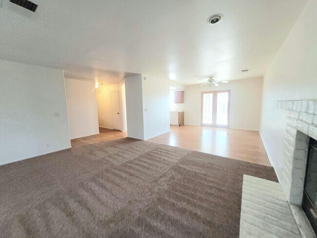 Foto del edificio - 9230 Karen Ave