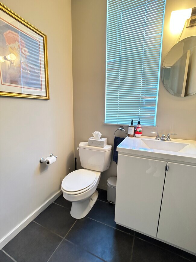 Foto del edificio - 95 Glenville Ave