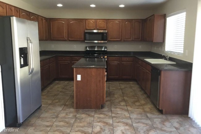 Building Photo - 3712 S 72nd Ln