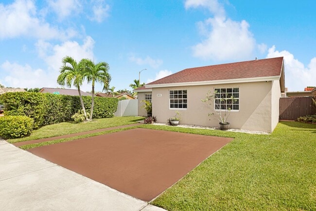 Foto del edificio - 13835 SW 23rd Ter