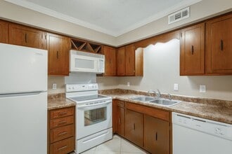 Building Photo - 741 S Germantown Cir