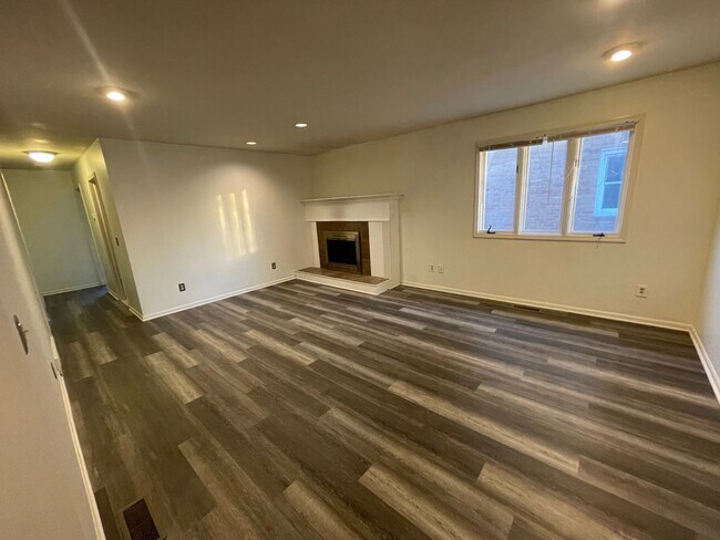 Foto del edificio - Charming 3bd/1.5ba Ranch in Desirable Royal Oak