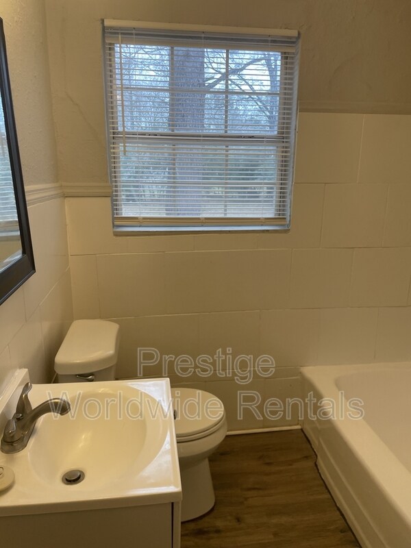 Foto del edificio - 1034 Brooks Rd