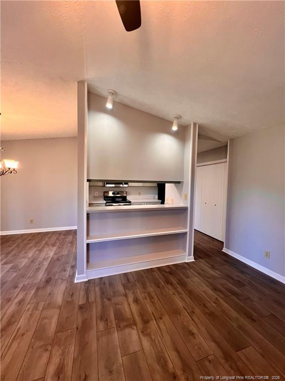 Foto del edificio - 679 Bartons Landing Pl