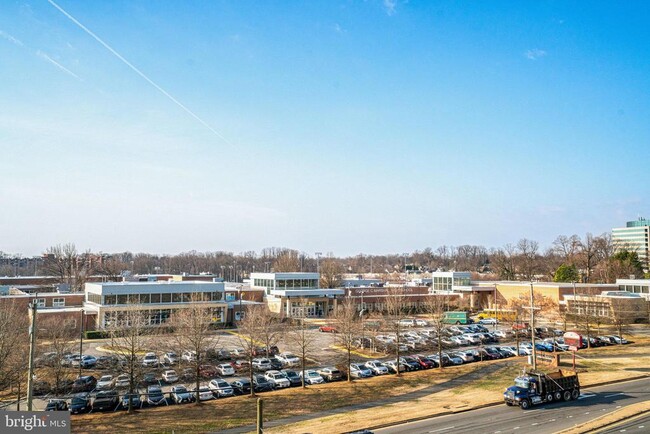 Foto del edificio - 2058 Tysons Ridgeline Rd