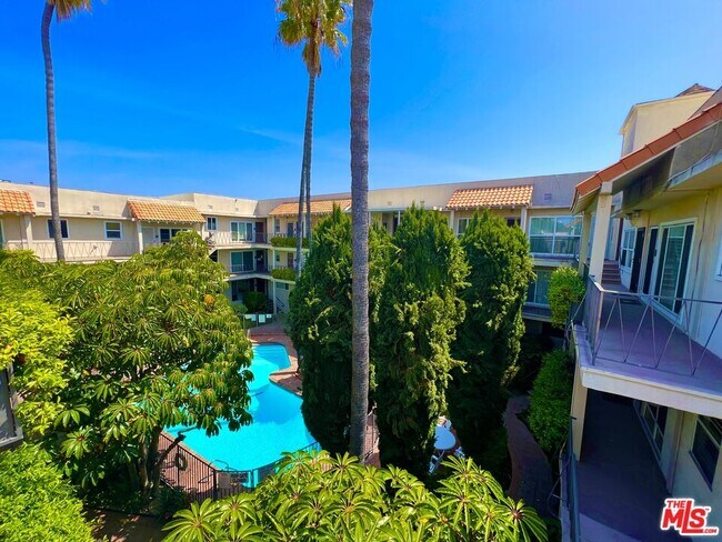 Foto del edificio - 11670 W Sunset Blvd