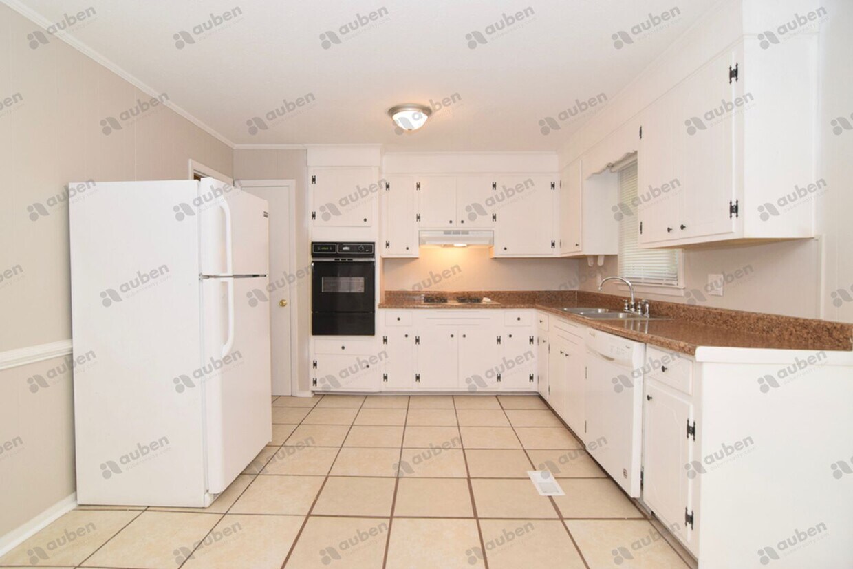 Primary Photo - 3 Bed/2 Bath in Quiet Cul-de-Sac