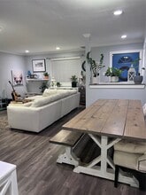 Building Photo - 6486 Alisa Ln