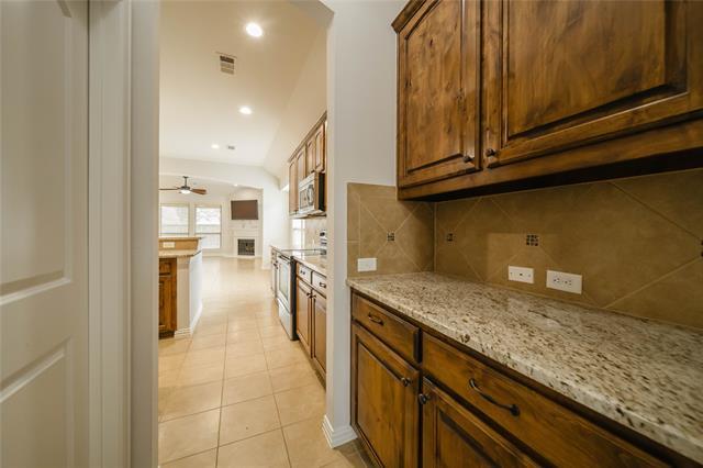 Foto del edificio - 901 Lake Hollow Dr