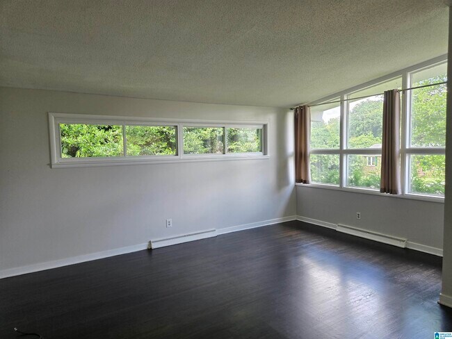 Foto del edificio - 4048 Dolly Ridge Rd