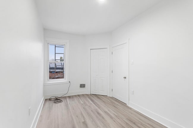 Foto del edificio - 5321 Ogden St