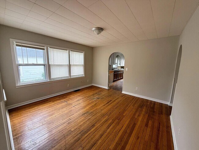 Foto del edificio - 409 N College Ave