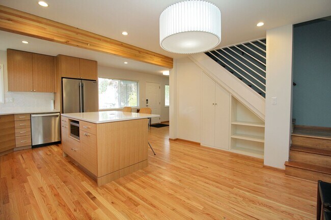 Building Photo - Beautifully Updated Mid-Century 4 Bedroom ...