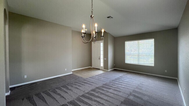 Foto del edificio - BEAUTIFUL 4 bedrooms home in Avalon Spring...