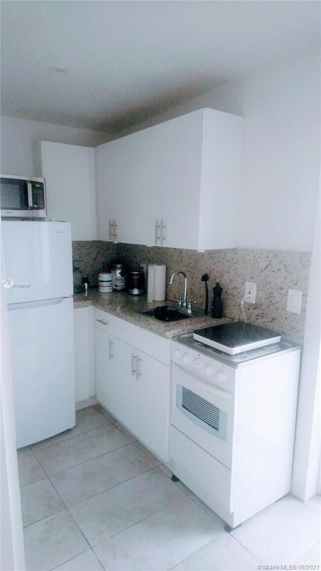 Foto del edificio - 9340 SW 24th St