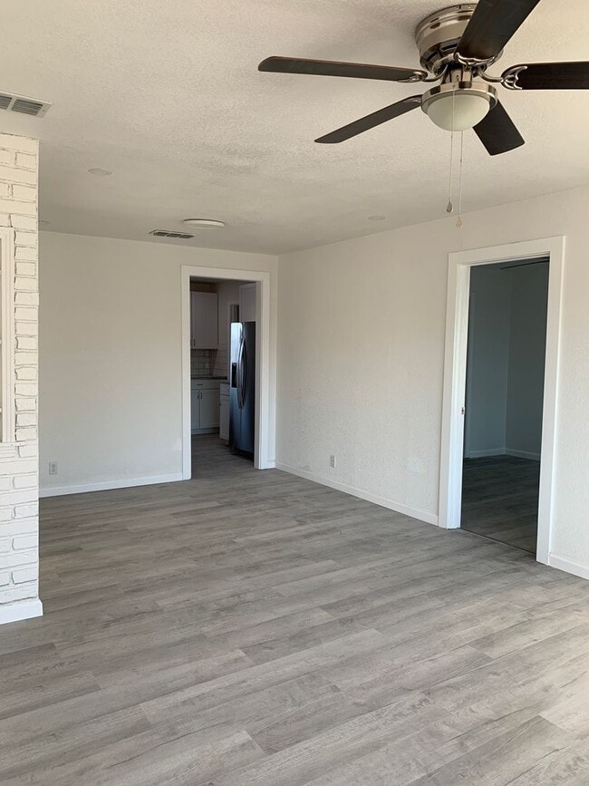 Building Photo - 104 Torreon Clovis, NM 88101