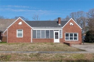 Building Photo - 811 Wilbur Ave