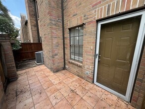 Building Photo - 9800 Pagewood Ln