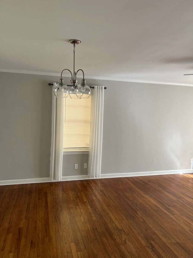 Foto del edificio - 1909 Forest Glen Dr