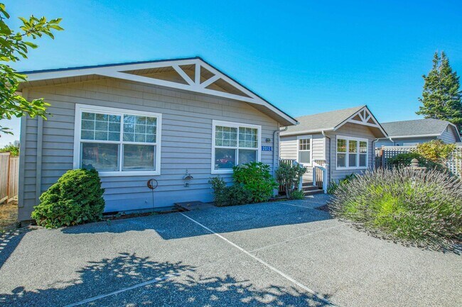 Foto del edificio - Lovely Mid-Island Home Available August 19th!