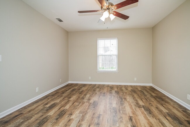 Building Photo - 1028 Windsor Brook Pl