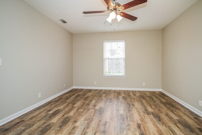 Foto del edificio - 1028 Windsor Brook Pl