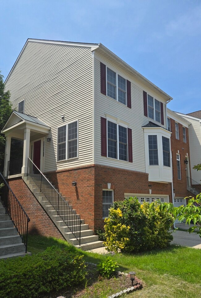 Building Photo - 25282 McIntyre Sq