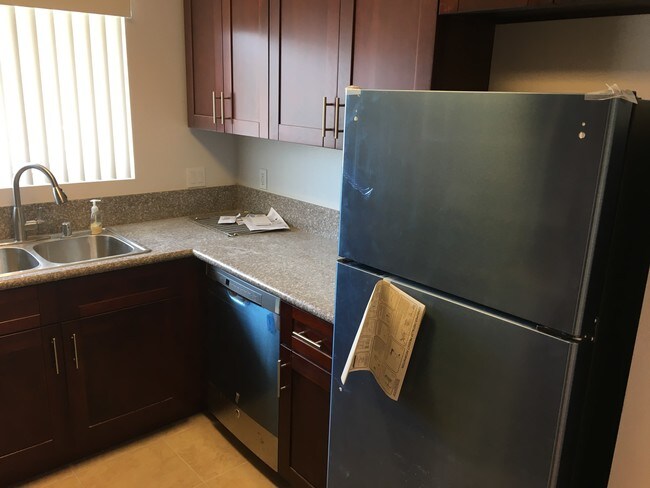 Kitchen - 420 Thompson Ave