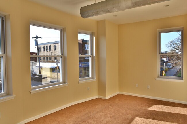 Building Photo - 501 S 52nd St