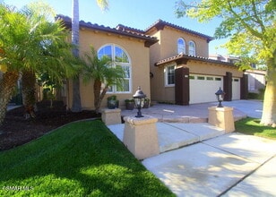 Building Photo - 276 Chantilly Cir
